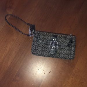 Coach wristlet black